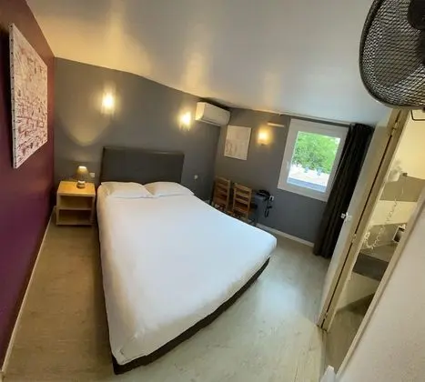 Comfort Tek Büyük Yataklı Oda