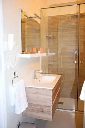 Tek Büyük Yataklı Oda, 1 Çift Kişilik Yatak, Dağ Manzaralı