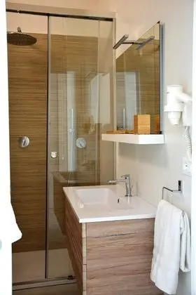 Tek Büyük Yataklı Oda, 1 Çift Kişilik Yatak, Dağ Manzaralı