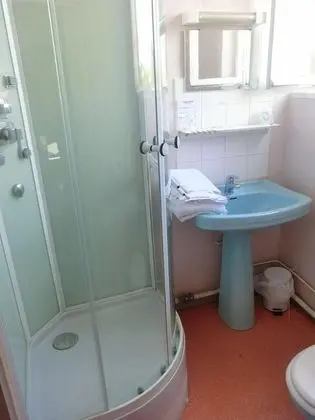 Üç Kişilik Oda