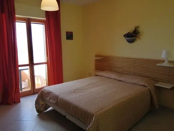 Dört Kişilik Oda, Balkon, Deniz Manzaralı