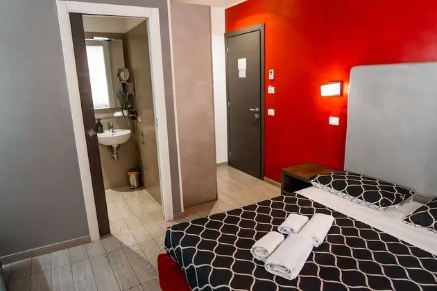 Büyük Yataklı Tek Kişilik Oda