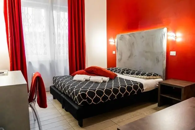 Büyük Yataklı Tek Kişilik Oda