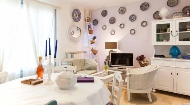 Luxury Apart Daire, 2 Yatak Odası, Mutfak, Kule
