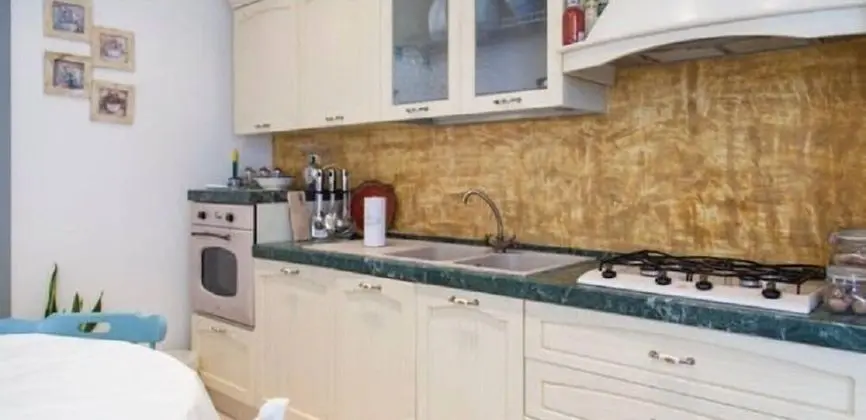 Luxury Apart Daire, 2 Yatak Odası, Mutfak, Kule
