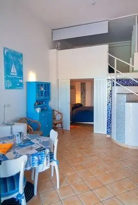 Dört Kişilik Oda, Balkon, Deniz Manzaralı