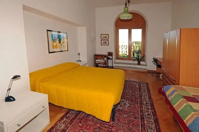 İki Ayrı Yataklı Oda, Ortak Banyo