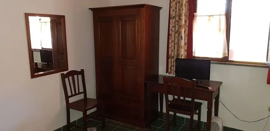Classic Tek Büyük Yataklı Oda