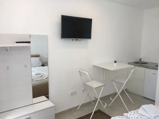 Tek Büyük Yataklı Oda (Rosengasse)