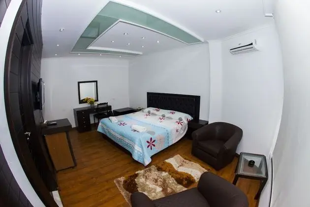 Deluxe Tek Büyük veya İki Ayrı Yataklı Oda