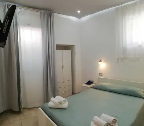 Economy Tek Büyük veya İki Ayrı Yataklı Oda, Özel Banyo (Level -1)