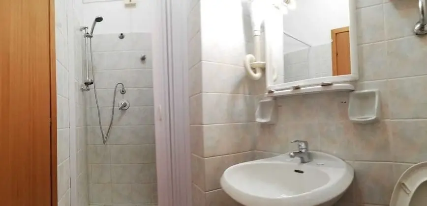 Economy Tek Büyük veya İki Ayrı Yataklı Oda, Özel Banyo (Level -1)