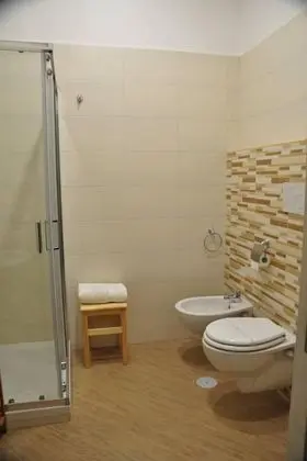 Basic Tek Büyük Yataklı Oda