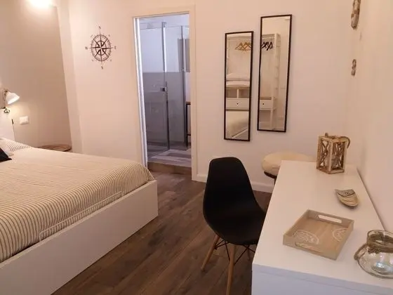 Tek Büyük Yataklı Oda (Marina)