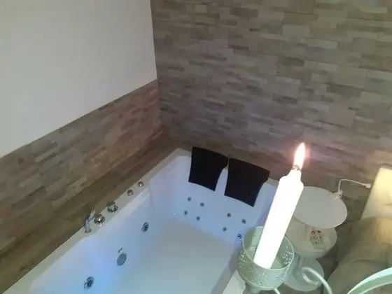 Romantic Stüdyo Süit, Jakuzi