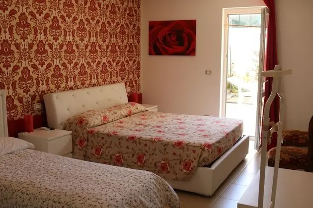 Üç Kişilik Oda, Balkon, Bahçe Manzaralı