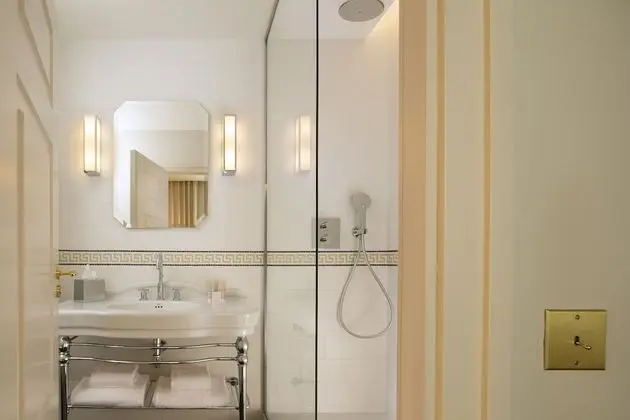 Deluxe Tek Büyük Yataklı Oda, 1 Büyük (Queen) Boy Yatak