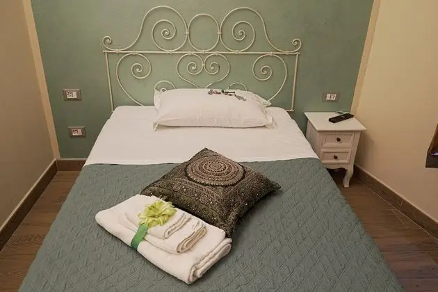 Tek Kişilik Oda, Ek Bina (Camelot)