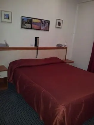 Üç Kişilik Oda