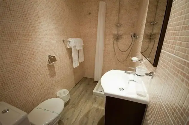 Üç Kişilik Oda