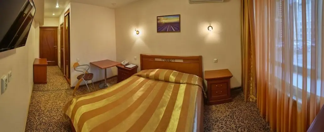 Standard Tek Büyük Yataklı Oda