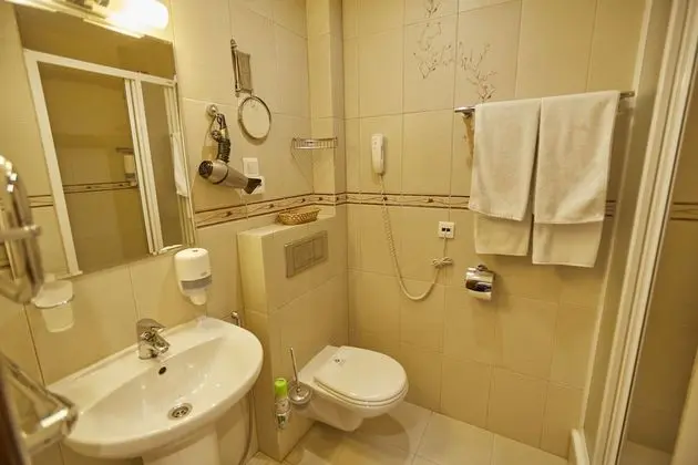 Standard Tek Büyük Yataklı Oda