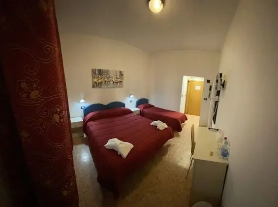 Üç Kişilik Oda