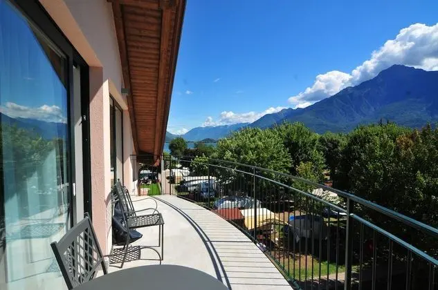 Junior Süit, Balkon