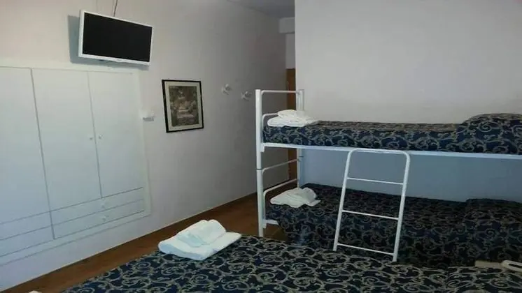 Economy Dört Kişilik Oda