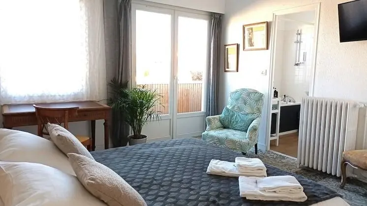 Tek Büyük Yataklı Oda, Balkon