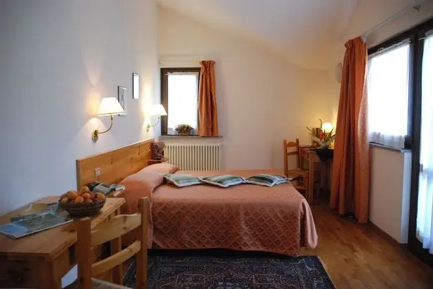 Basic Tek Büyük veya İki Ayrı Yataklı Oda, Balkon, Dağ Manzaralı