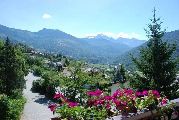 Basic Tek Büyük veya İki Ayrı Yataklı Oda, Balkon, Dağ Manzaralı