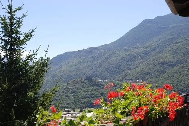 Basic Tek Büyük veya İki Ayrı Yataklı Oda, Balkon, Dağ Manzaralı