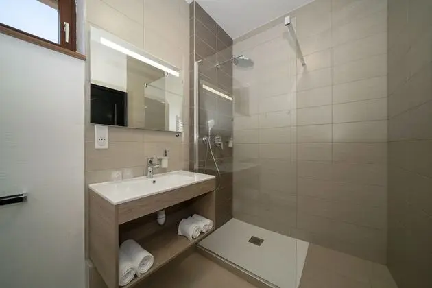 Üç Kişilik Oda, 3 Tek Kişilik Yatak, Sigara İçilmez