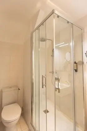 Classic Tek Büyük veya İki Ayrı Yataklı Oda