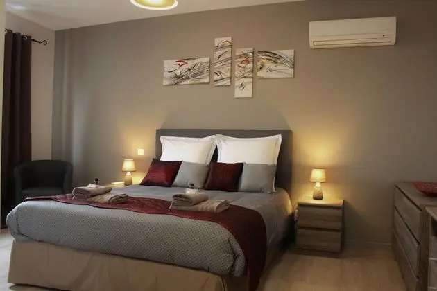 Tek Büyük Yataklı Oda (Côté Cour)