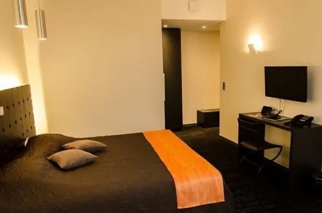 Comfort Tek Büyük veya İki Ayrı Yataklı Oda (Room Service)