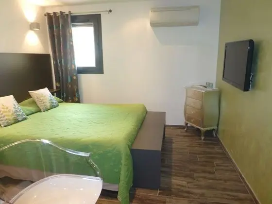 Standard Tek Büyük Yataklı Oda