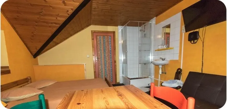 Tek Büyük Yataklı Oda