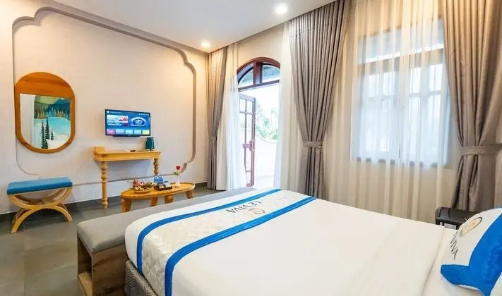 Deluxe Oda, Havuz Manzaralı