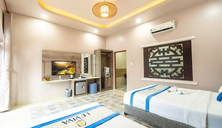 Premium Üç Kişilik Oda, Havuz Manzaralı