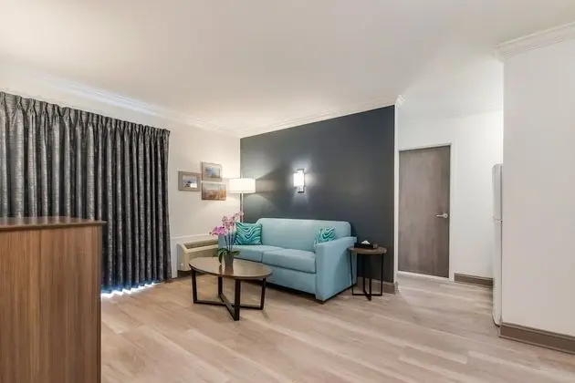 Luxury Süit, Birden Çok Yatak, Balkon (Smoke Free)