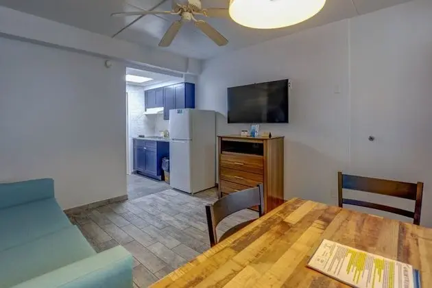 Süit, Birden Çok Yatak, Küçük Mutfak (Smoke Free, Two Rooms, Efficiency)