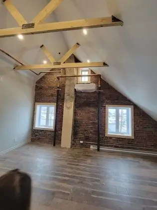 Romantic Çatı Katı (Loft), Banyolu/Duşlu (Cathedrale - 3e etage)