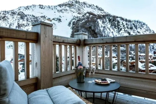 Süit, Dağ Manzaralı, Dağ Yamacı