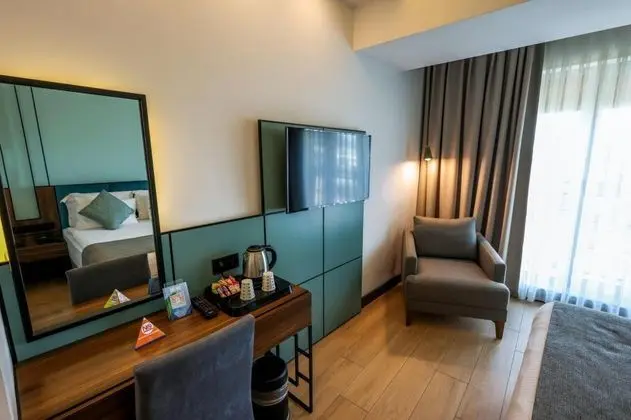 Standart Oda, Şehir veya Dağ Manzaralı, Fransız Balkonlu