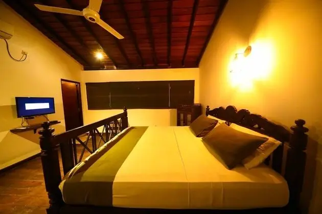 Deluxe Tek Büyük Yataklı Oda, Sigara İçilmez, Havuz Manzaralı