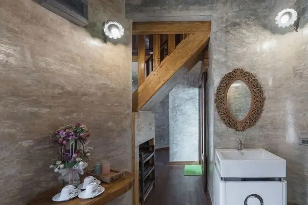 Mushroom Clay House M1
