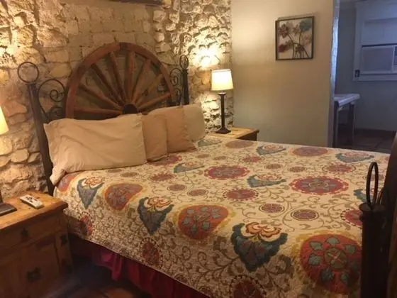 Oda, 1 Büyük (Queen) Boy Yatak