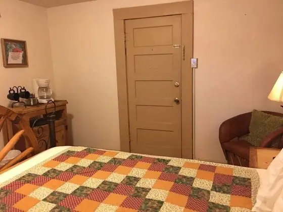 Oda, 1 Büyük (Queen) Boy Yatak